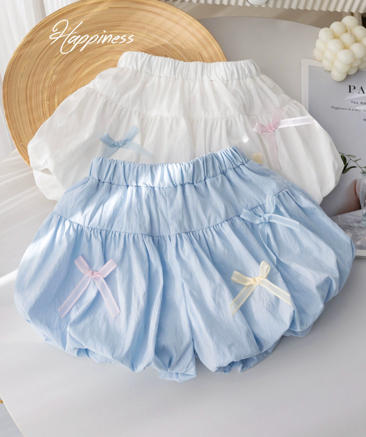 女の子の夏のショートパンツ