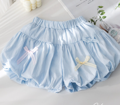 女の子の夏のショートパンツ